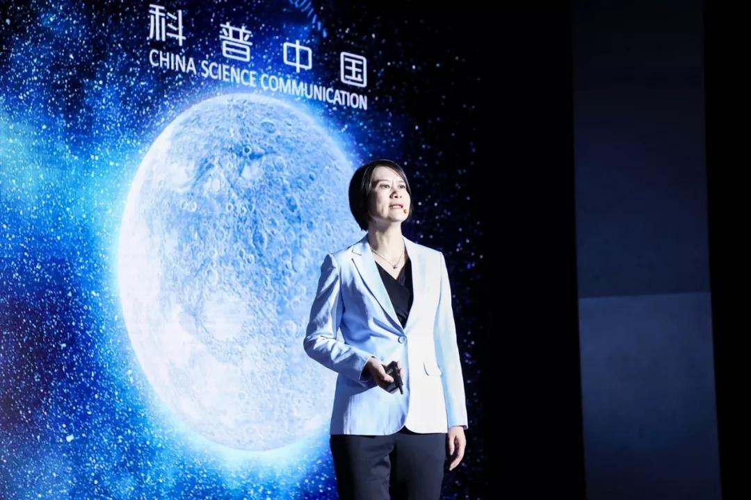 嫦娥四号，去更稳妥的地方，还是去未曾去过的地方？
