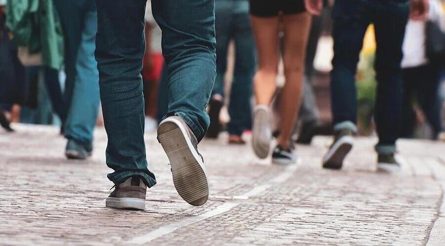 人类最莫名其妙的底层代码：遇事不决向左拐