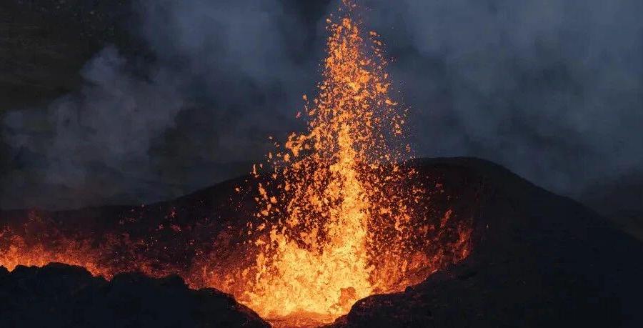 老妈身上的伤口就像“活火山口”,一汪血水混合着脓水