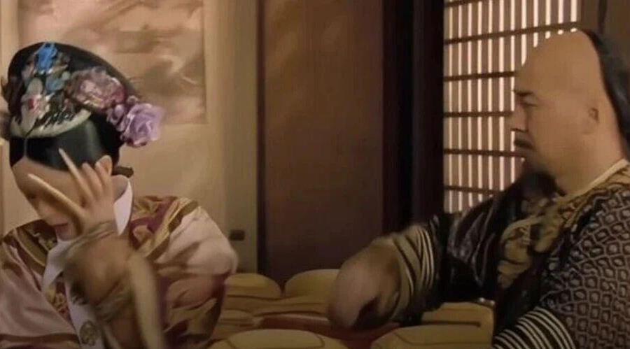 为什么大家看《甄嬛传》时总跳过凌云峰谈恋爱?这背后其实反映了这种心理