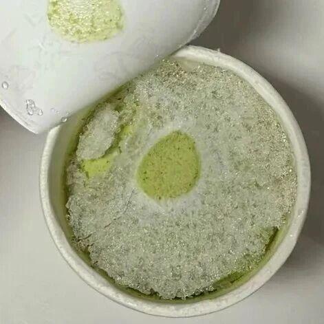 冰箱里囤的雪糕长满了大冰碴子,还能吃吗?